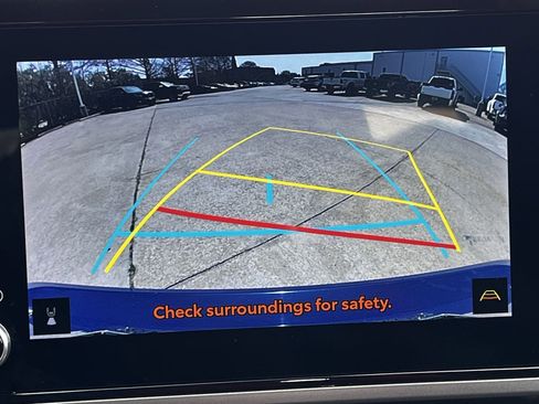 Used 2025 Toyota Camry SE image 16