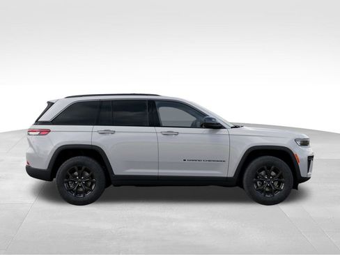 New 2026 Jeep Grand Cherokee Laredo image 21
