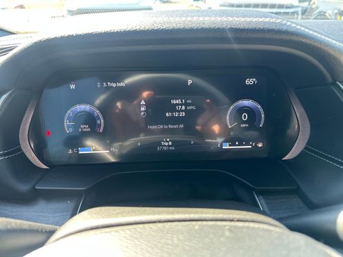 Used 2023 Jeep Grand Cherokee L Limited w/ Luxury Tech Group II image 15