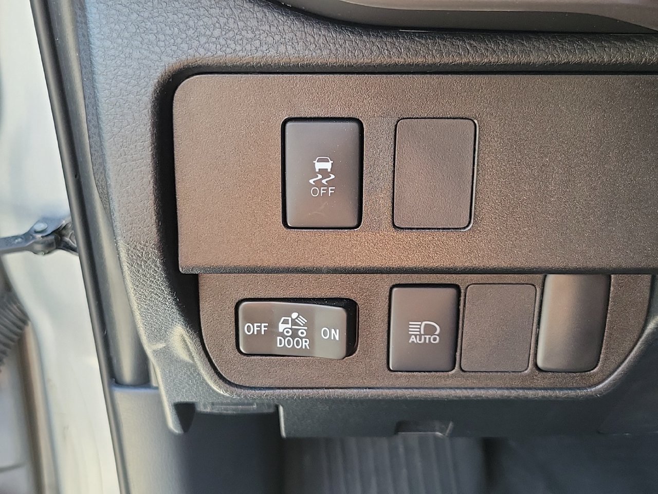 Used 2021 Toyota Tacoma SR5 RWD image 30