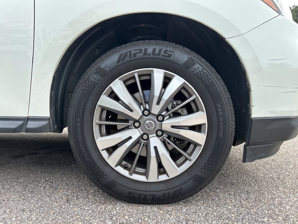 Used 2020 Nissan Pathfinder SV AWD/4WD image 6