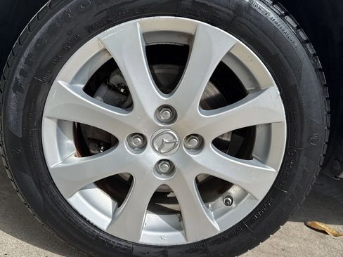 Used 2011 MAZDA MAZDA2 Touring FWD image 25