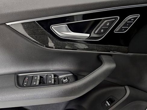 Used 2017 Audi Q7 3.0T Premium Plus w/ Premium Plus Package image 13