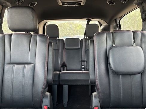 Used 2018 Dodge Grand Caravan GT FWD image 11