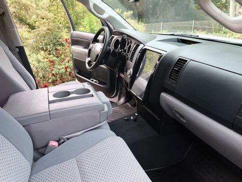 Used 2012 Toyota Tundra 4x4 Double Cab w/ Tow Pkg image 28