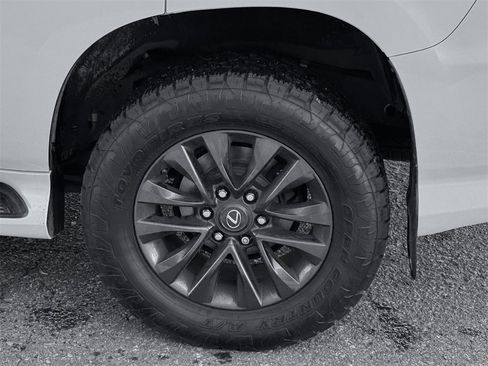 Used 2020 Lexus GX 460 Premium image 11