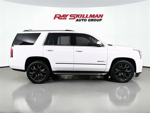 Used 2018 GMC Yukon Denali image 8