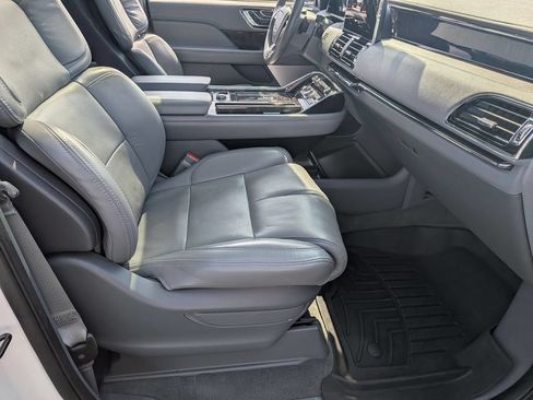 Used 2021 Lincoln Navigator Reserve AWD/4WD image 34