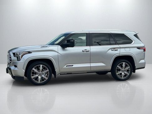 Used 2025 Toyota Sequoia Capstone AWD/4WD image 8