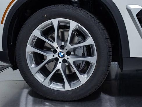 New 2026 BMW X5 xDrive40i w/ Climate Comfort Package AWD/4WD image 30