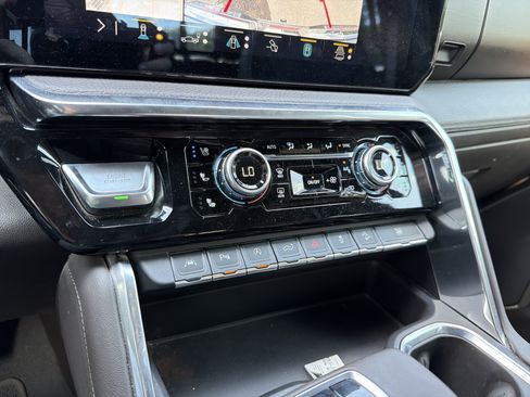 Used 2023 GMC Sierra 1500 Denali w/ Denali Reserve Package AWD/4WD image 26
