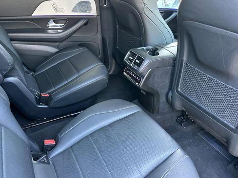 Used 2025 Mercedes-Benz GLS 450 4MATIC image 31