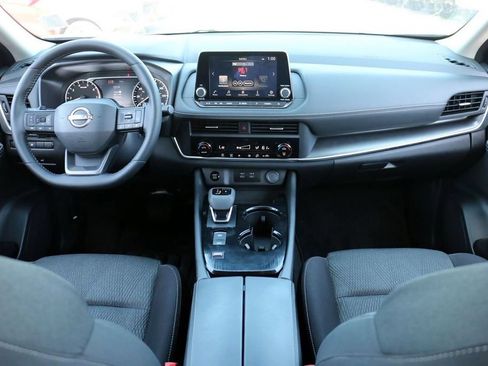 Used 2026 Nissan Rogue SV FWD image 25