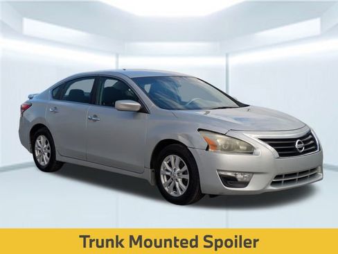 Used 2014 Nissan Altima 2.5 S w/ Sport Value Package image 9