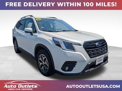Used 2023 Subaru Forester Premium AWD/4WD image 1
