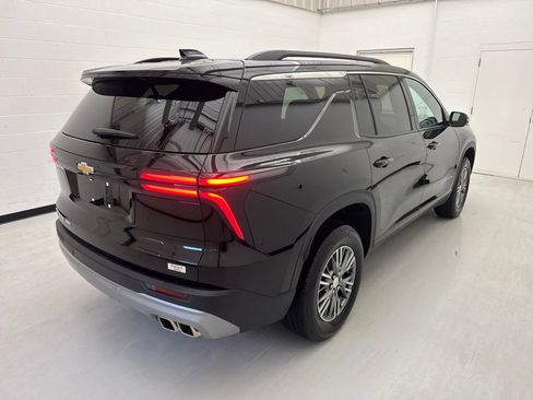 Used 2025 Chevrolet Traverse LT AWD/4WD image 10