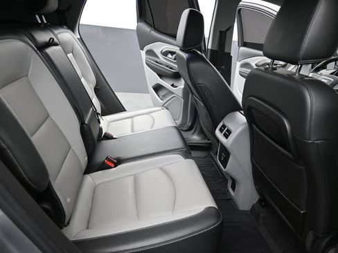 Used 2023 GMC Terrain SLT w/ Infotainment Package II FWD image 29