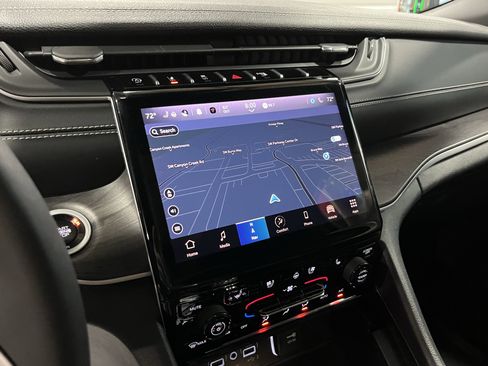 Used 2024 Jeep Grand Cherokee L Limited w/ Luxury Tech Group II image 24