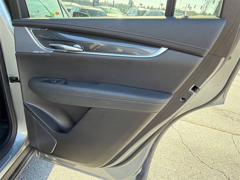 Used 2024 Cadillac XT6 Sport image 16
