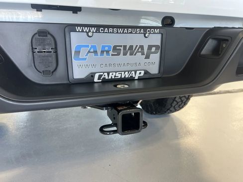 Used 2025 Jeep Gladiator Sport AWD/4WD image 17