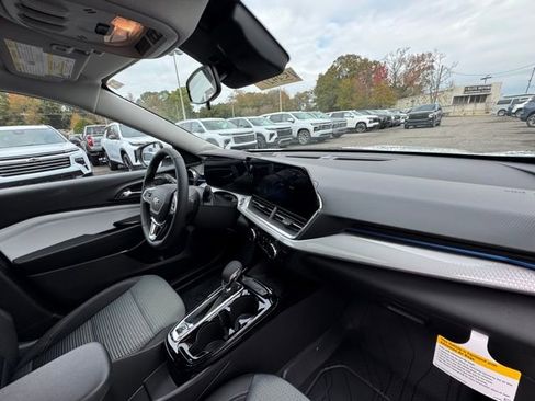 New 2026 Chevrolet Trax LT w/ Sunroof Package image 14
