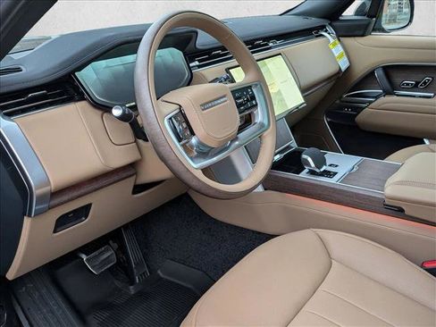 New 2026 Land Rover Range Rover SE image 3