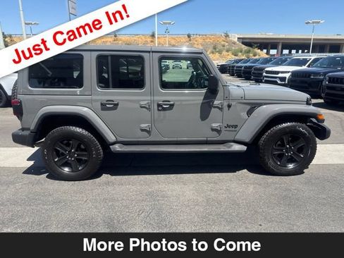 Used 2022 Jeep Wrangler Unlimited Sahara AWD/4WD image 7