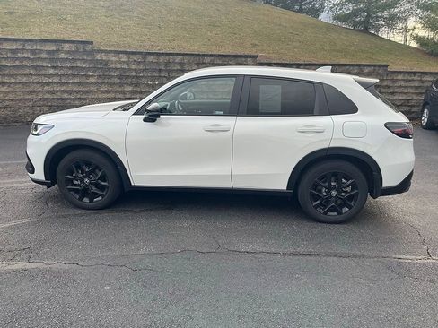 Used 2024 Honda HR-V Sport image 3