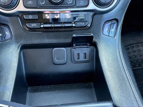 Used 2017 Chevrolet Suburban LT w/ LT Signature Package AWD/4WD image 21