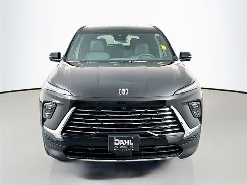 Used 2025 Buick Enclave Preferred w/ Super Cruise Package image 3