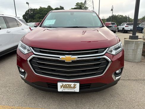 Certified 2020 Chevrolet Traverse LT FWD image 2