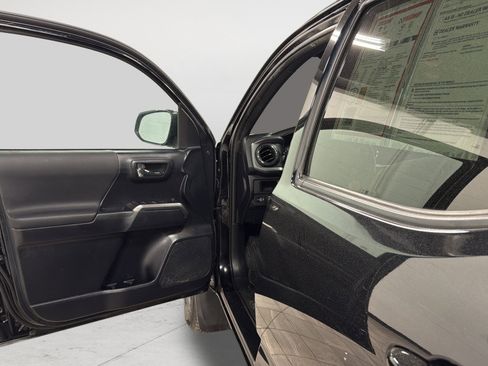 Used 2019 Toyota Tacoma SR5 image 15