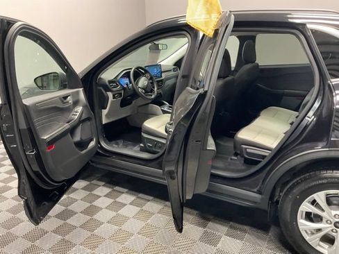 Used 2023 Ford Escape Active w/ Tech Pack #1 AWD/4WD image 13