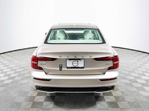 Used 2025 Volvo S60 B5 Core w/ Climate Package image 6