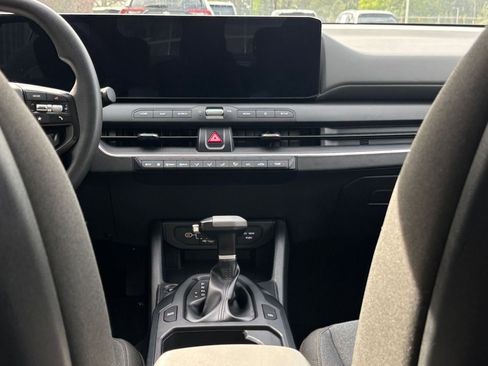 Used 2025 Kia K4 LXS image 17