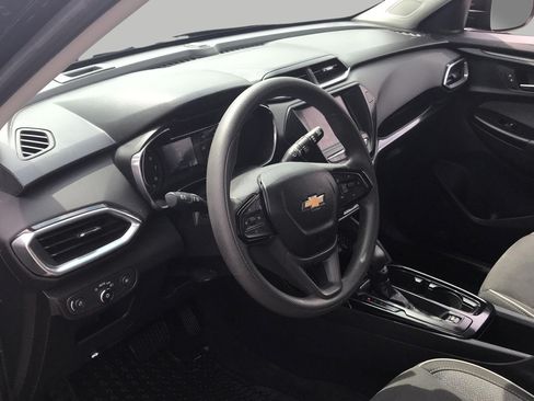 Certified 2022 Chevrolet TrailBlazer LT w/ Confidence II Package FWD image 9