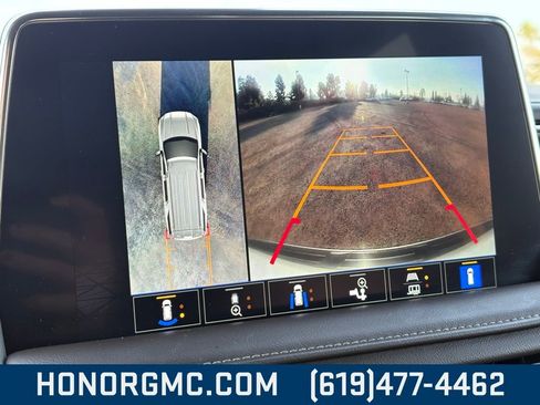 Used 2023 GMC Yukon SLT w/ SLT Premium Package image 34