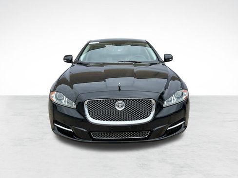 Used 2013 Jaguar XJ image 6