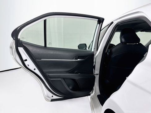 Used 2023 Toyota Camry SE FWD image 25