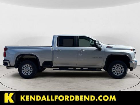 Used 2022 Chevrolet Silverado 3500 LT w/ Advanced Trailering Package AWD/4WD image 4