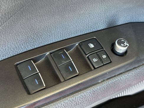 Used 2023 Toyota Camry XSE FWD image 13