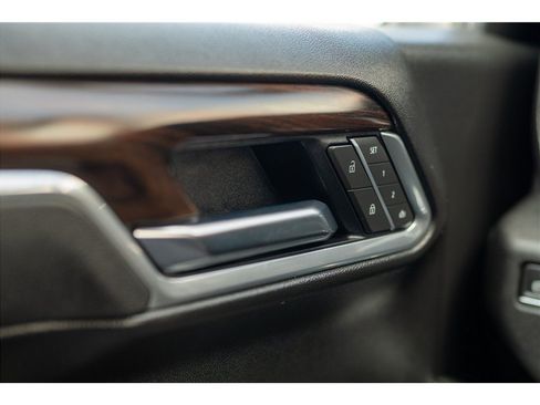 Used 2025 GMC Sierra 1500 SLT AWD/4WD image 10