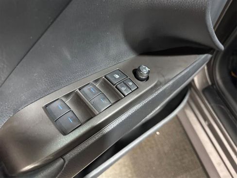 Used 2022 Toyota Camry LE image 27