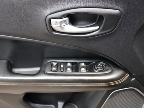 Used 2017 Jeep Compass Limited AWD/4WD image 14
