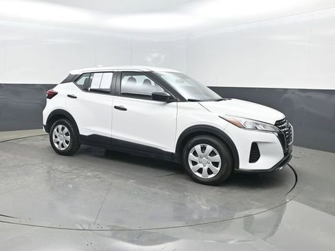 Used 2023 Nissan Kicks S FWD image 32