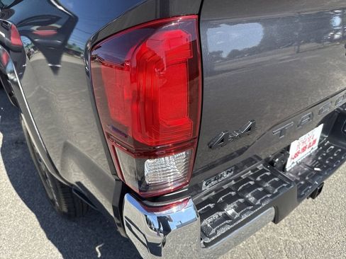 Certified 2023 Toyota Tacoma SR5 image 33
