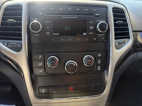 Used 2013 Jeep Grand Cherokee Laredo image 22