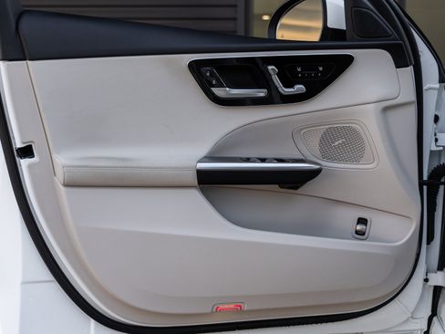 Used 2023 Mercedes-Benz C 300 Sedan image 16