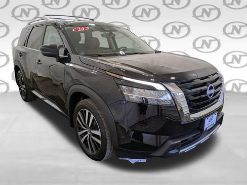 Used 2024 Nissan Pathfinder Platinum AWD/4WD image 20