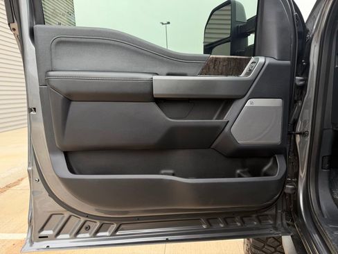Used 2023 Ford F250 Lariat w/ Lariat Ultimate Package AWD/4WD image 19